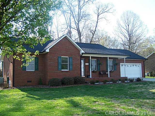 116 Green Meadow Ln., Statesville, NC 28625