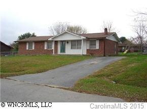 34 West Broadleaf Dr., Hendersonville, NC 28739