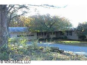 121 Huntview Ln., Columbus, NC 28722