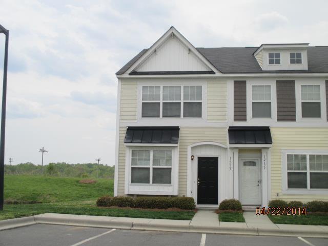 12625 Persimmon Tree Dr. #-, Charlotte, NC 28273