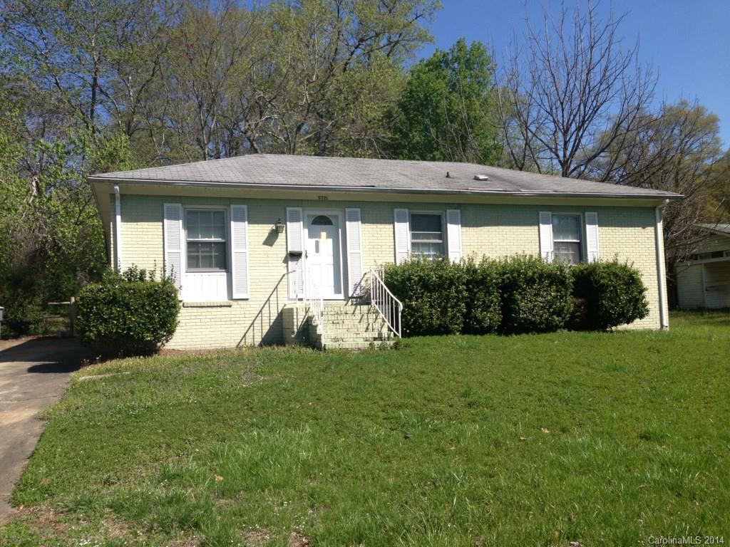 5721 Eastbrook Rd., Charlotte, NC 28215