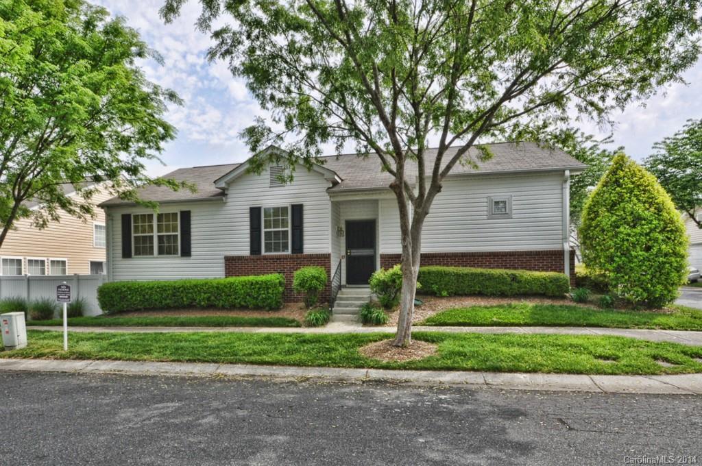 8858 Meadowmont View Dr., Charlotte, NC 28269