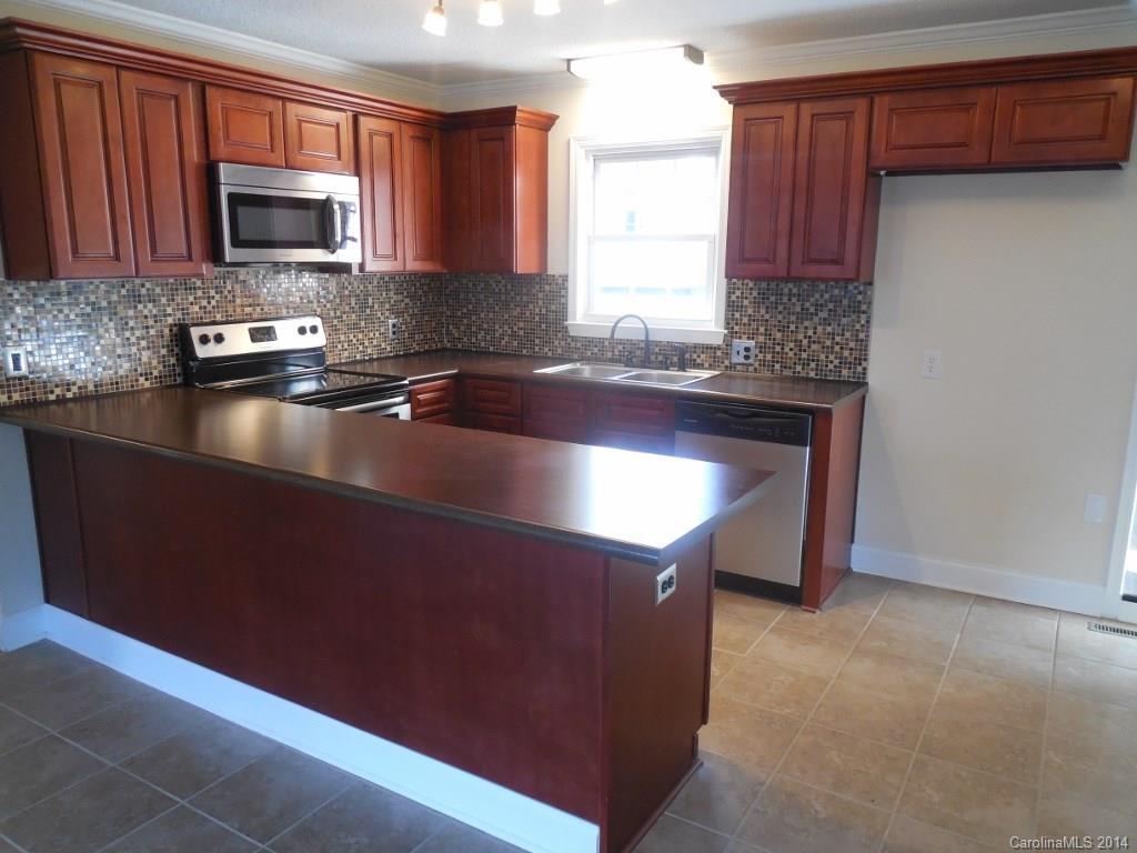 110 Roger Dr., Statesville, NC 28625