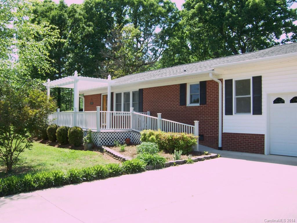 169 Lakewood Ave., Lincolnton, NC 28092