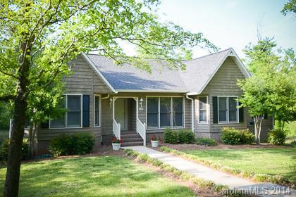 165 Randall Ln., Statesville, NC 28625