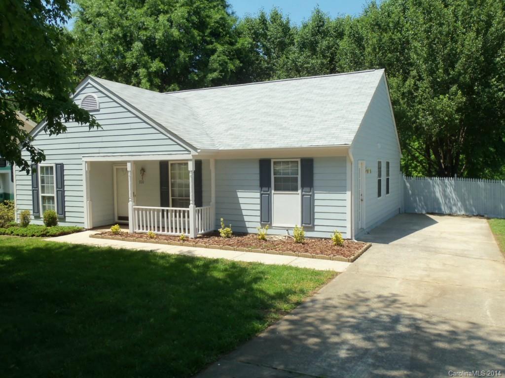 920 Brenham Ln., Matthews, NC 28105