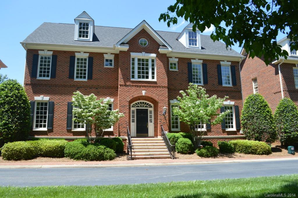 5006 Fairlawn Crescent Ct., Charlotte, NC 28226