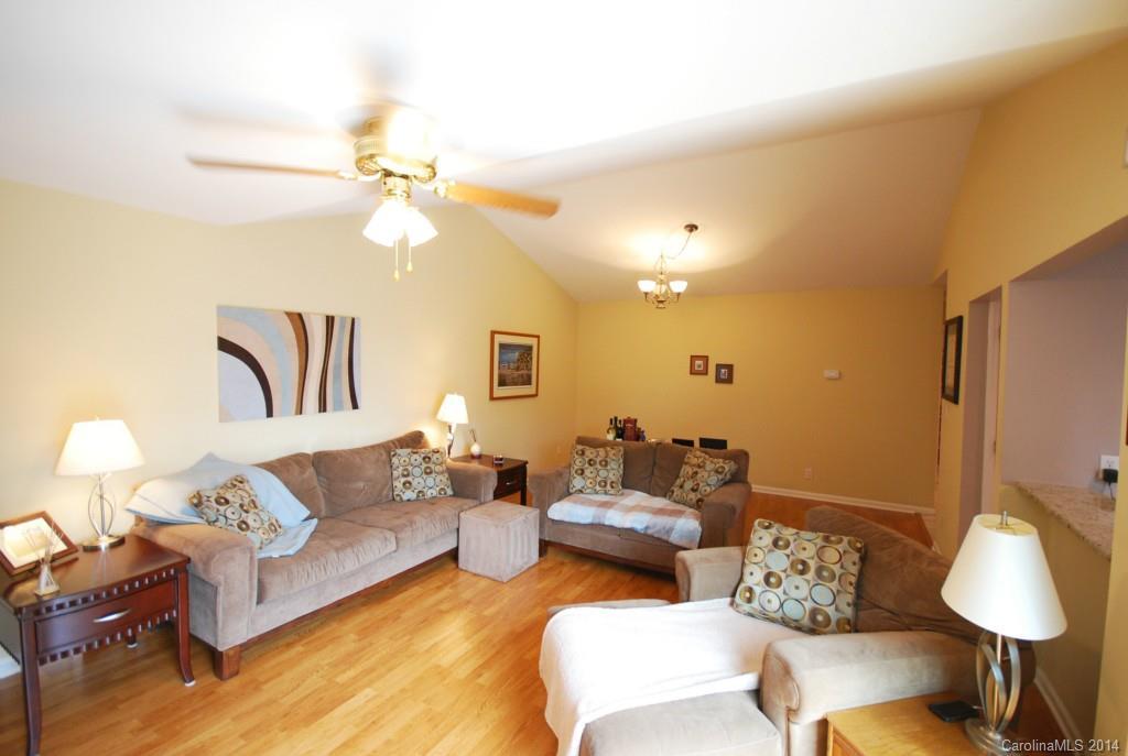 3208 Selwyn Farms Ln. #6, Charlotte, NC 28209