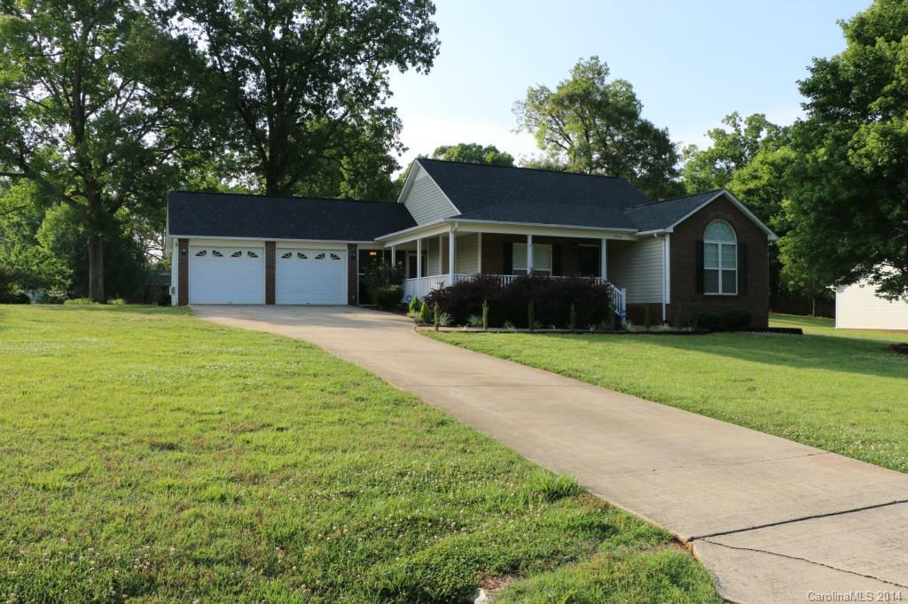 1320 Watts Dr., Charlotte, NC 28216