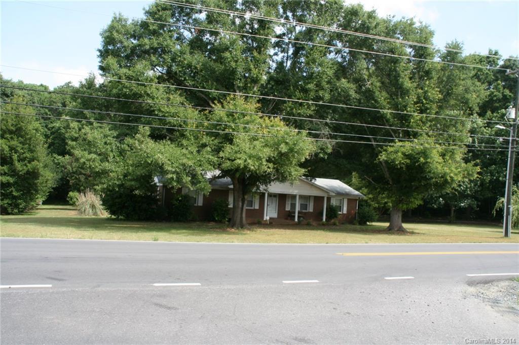 5502 Roberta Rd., Harrisburg, NC 28075