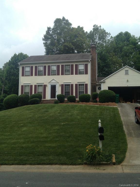 5533 Whistlewood Ln., Charlotte, NC 28208