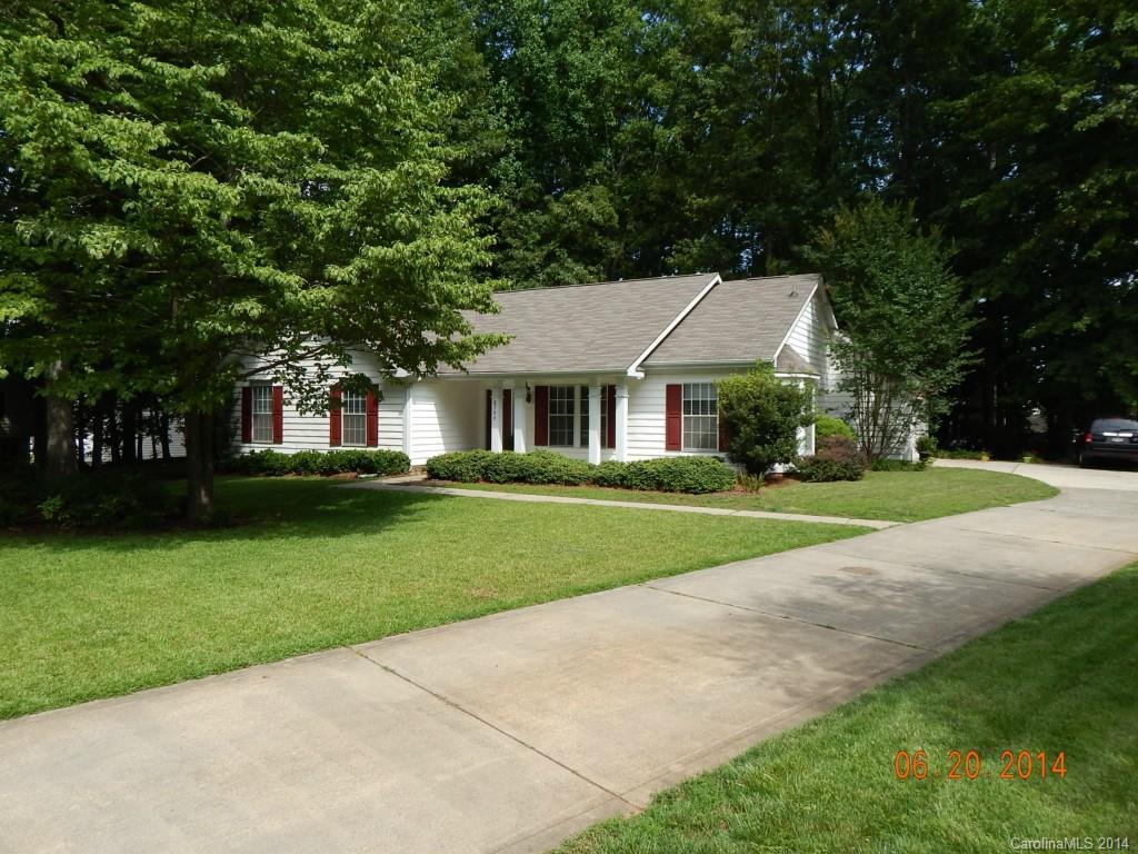 8704 Hunting Wood Ct., Charlotte, NC 28216