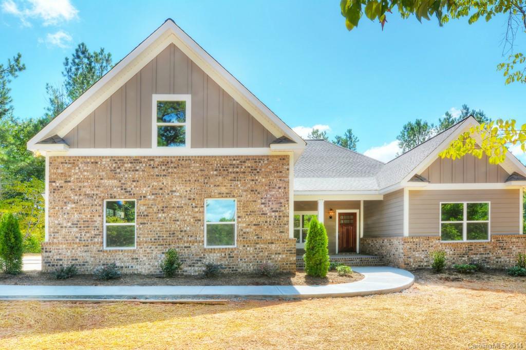 734 Briarwood Dr., Mooresville, NC 28115