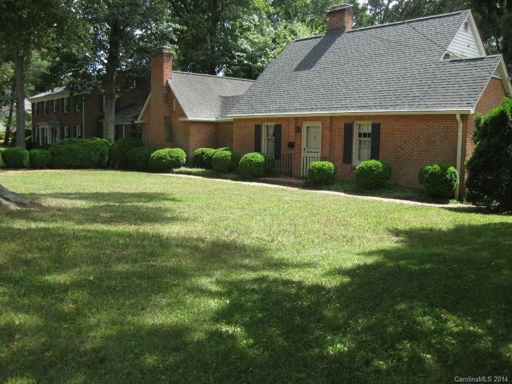 806 E Park Dr., Lincolnton, NC 28092