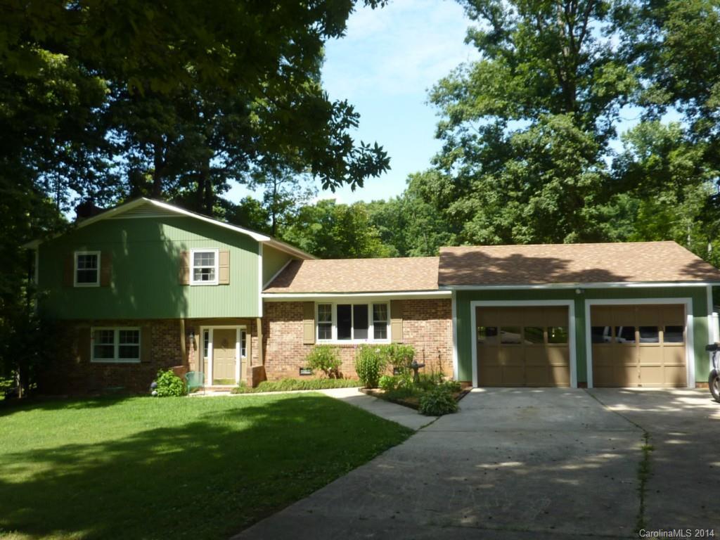 7600 Denbur Dr., Charlotte, NC 28215