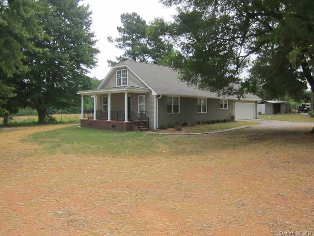 107 Elmwood Rd., Statesville, NC 28625