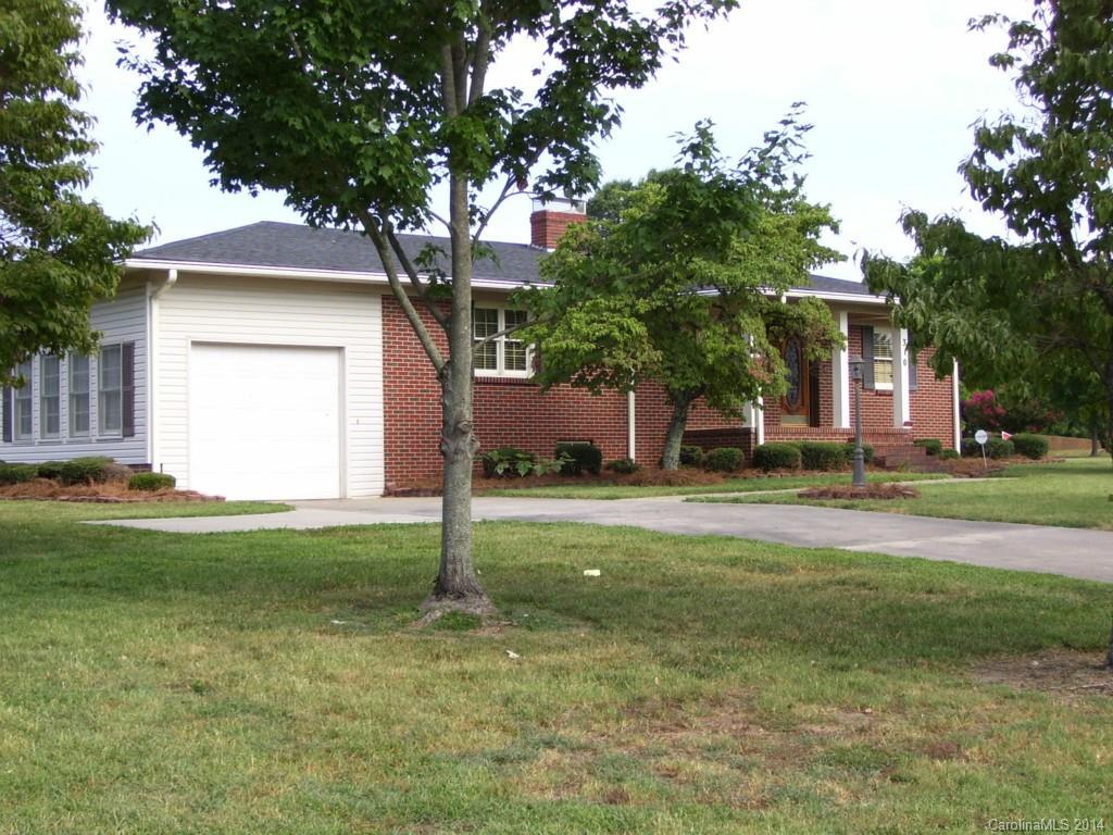 310 S Enochville Ave., Kannapolis, NC 28081