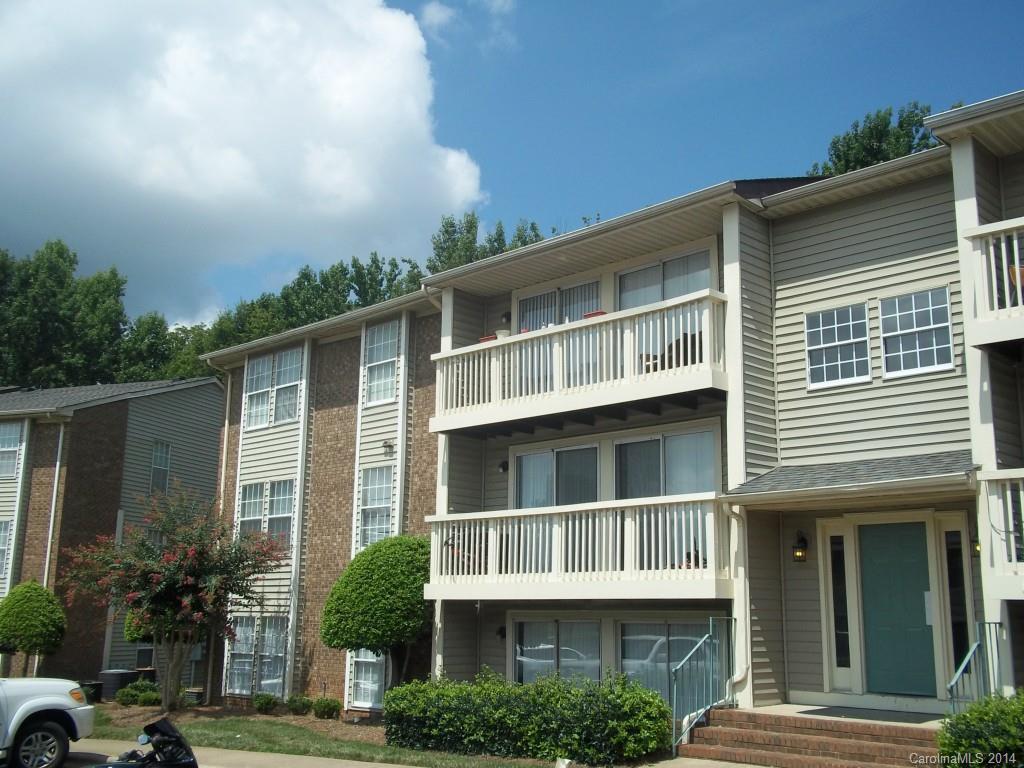 1600 Arlyn Cir. #J, Charlotte, NC 28213
