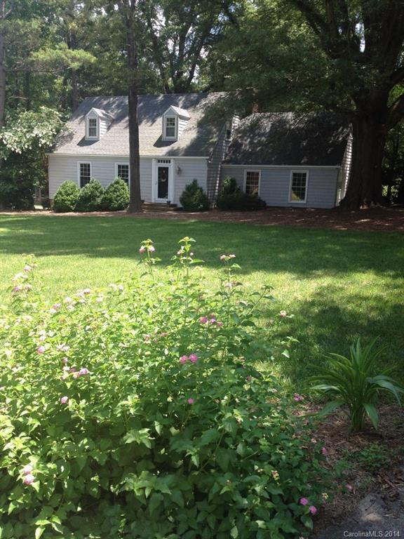 2009 Forest Hills Ln., Monroe, NC 28112