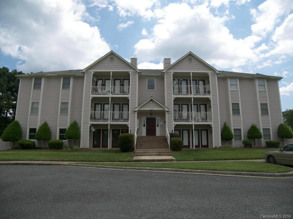 6129 Meadow Rose Ln., Charlotte, NC 28215