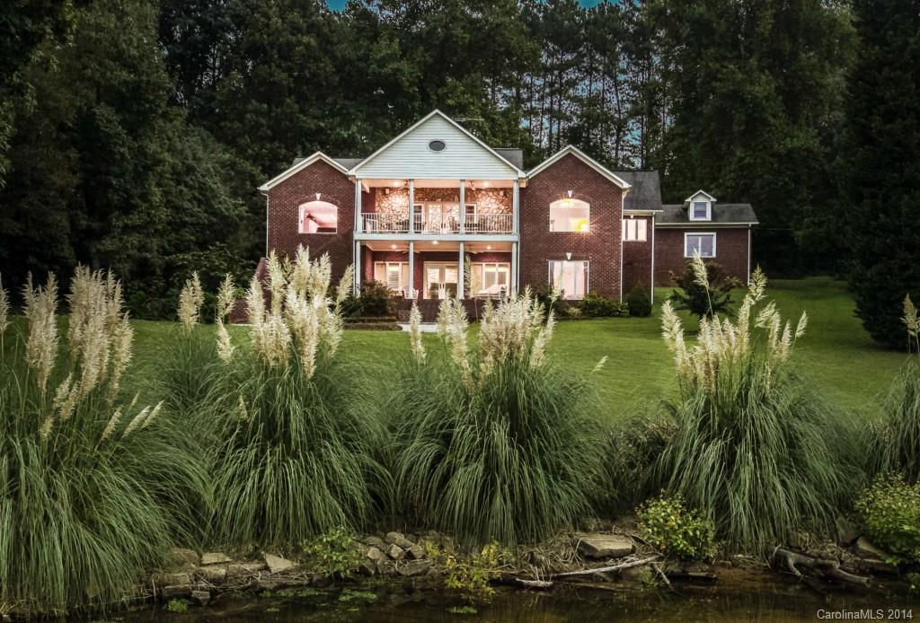 6878 Summer Hill Dr., Denver, NC 28037