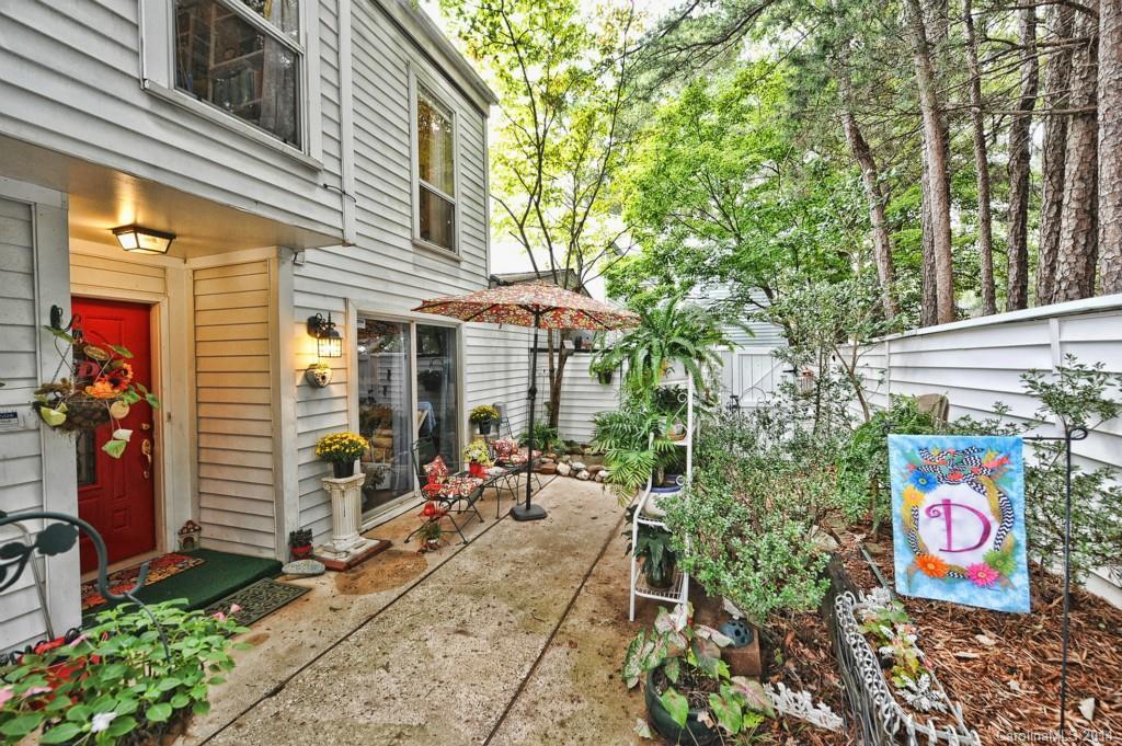 7107 Stonington Ln., Charlotte, NC 28227