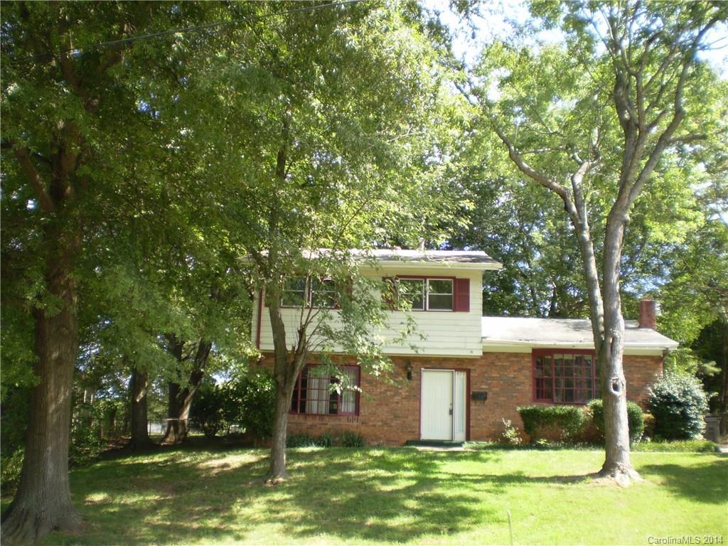 409 Meadow View Dr., Gastonia, NC 28054