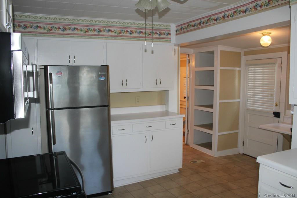 302 Hillcrest Ave., Gastonia, NC 28052