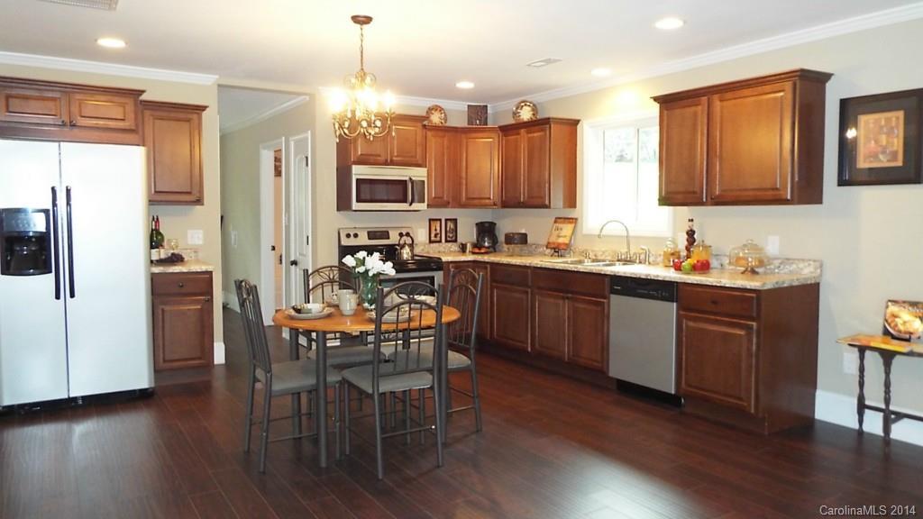 705 Rogers Lake Rd., Kannapolis, NC 28081