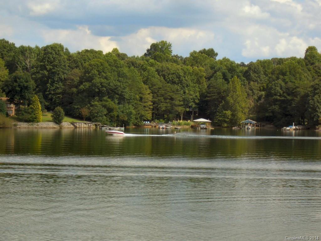 7467 Lakewood Dr., Sherrills Ford, NC 28673