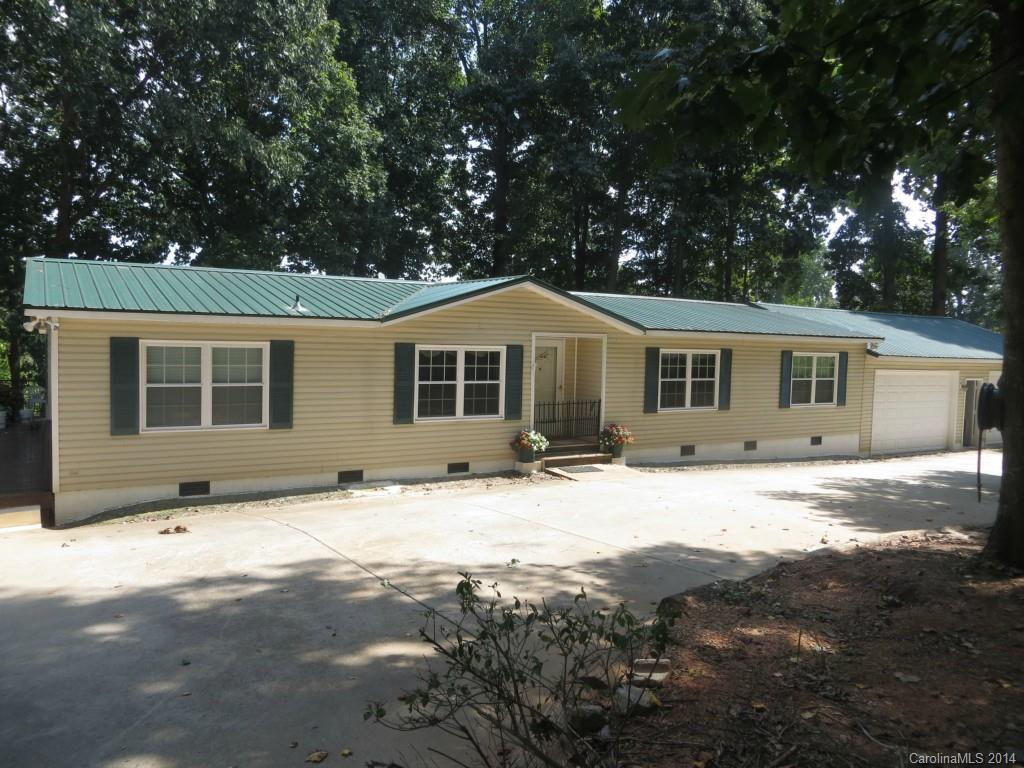 135 Riverwood Rd., Mooresville, NC 28117