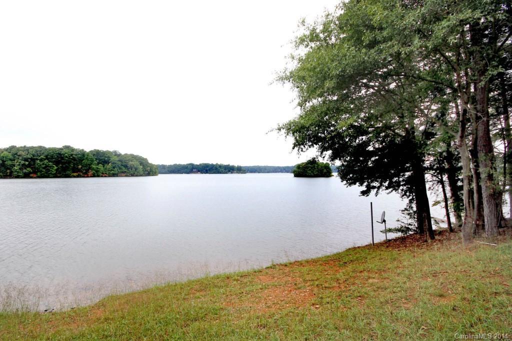 136 Supreme Ct., Statesville, NC 28677