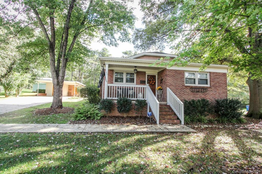 109 Hilltop St., Mount Holly, NC 28120