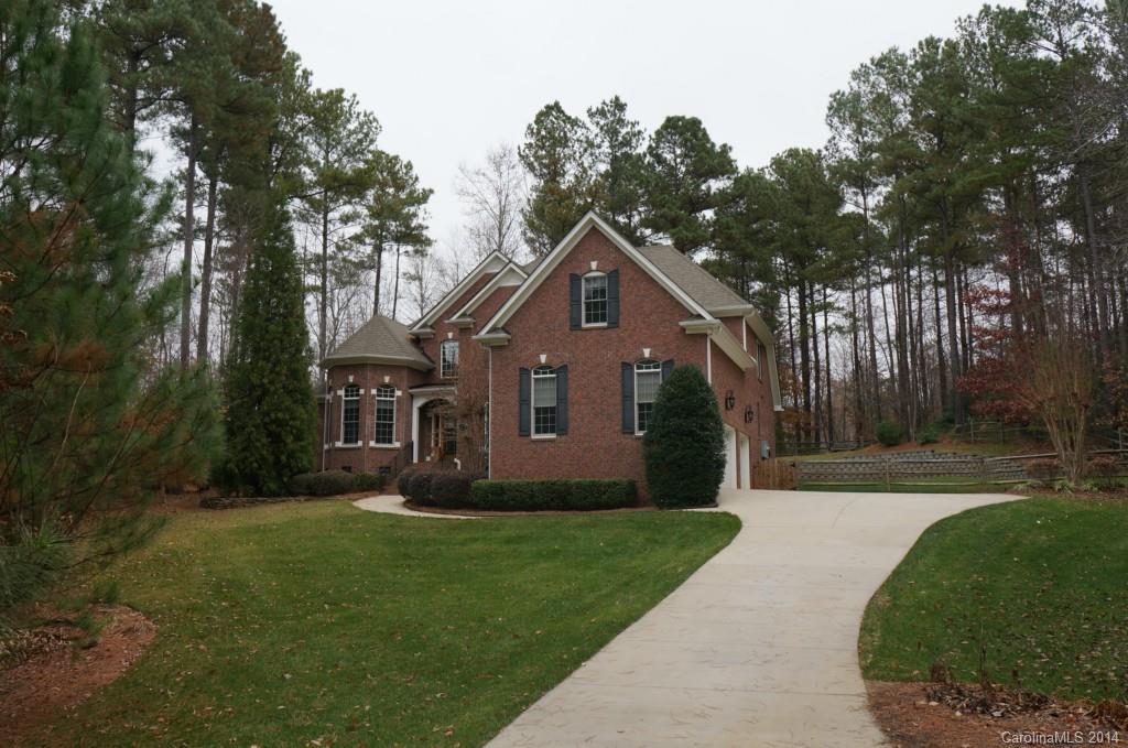 8868 Bluestone Bay Ct., Sherrills Ford, NC 28673