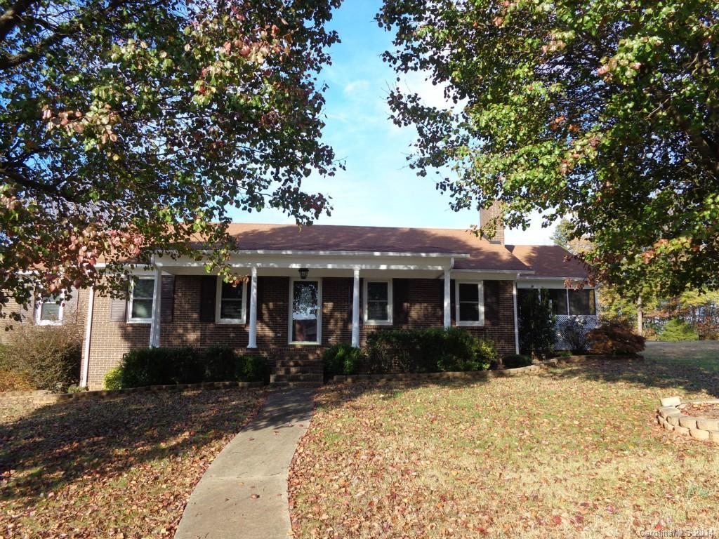 2442 Sandhurst Ct., Gastonia, NC 28054