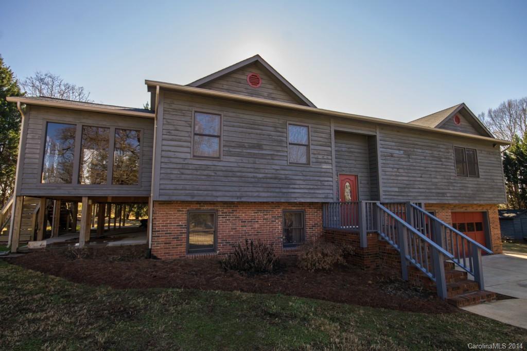 835 Kentwood Cir., Statesville, NC 28677