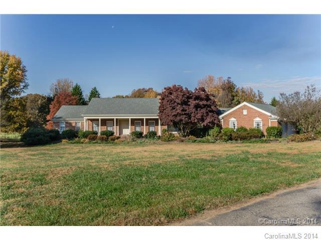 2641 Robinwood Rd., Gastonia, NC 28054