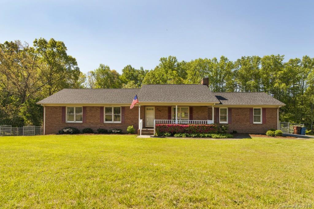7185 Locke Dr., Sherrills Ford, NC 28673
