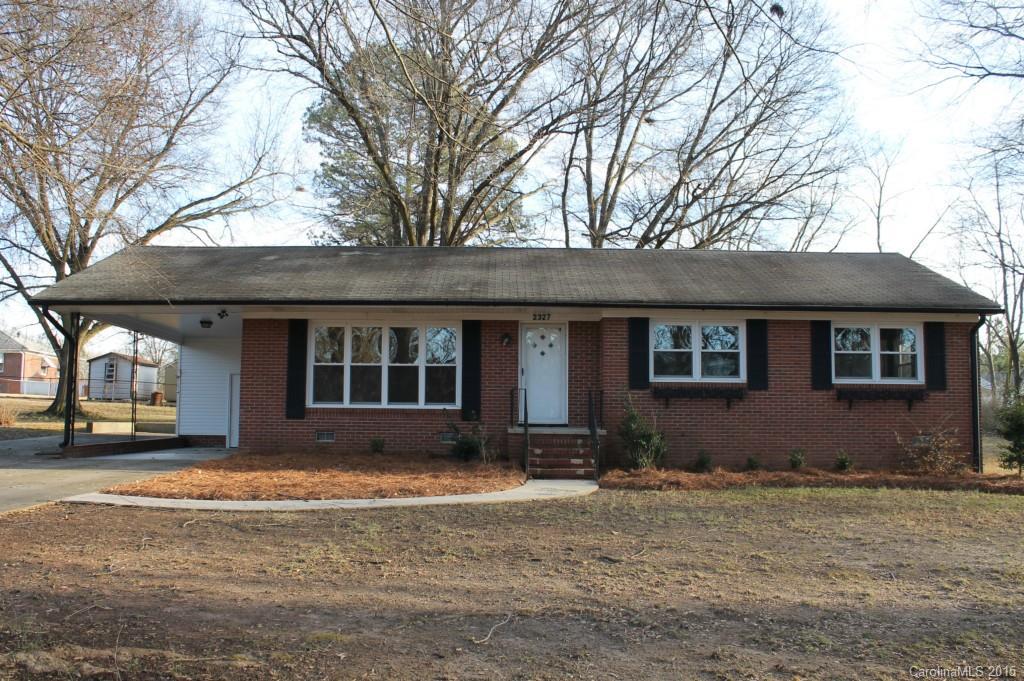 2327 Hedgewood Cir., Gastonia, NC 28052