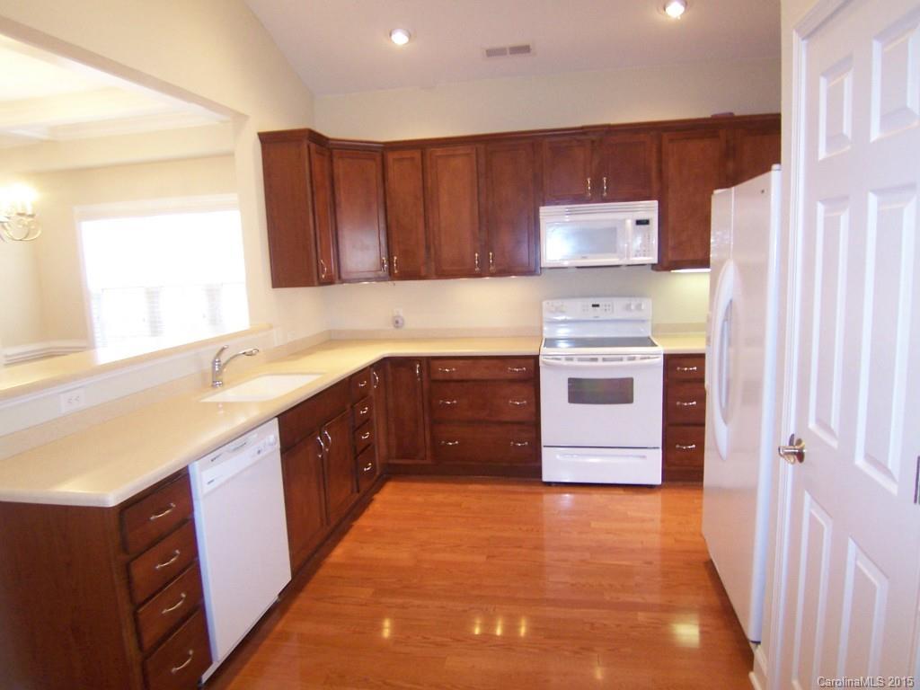 106 Aberdeen Dr., Troutman, NC 28166
