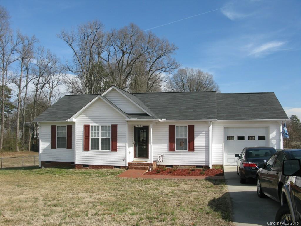 718 Crown Point Dr., Salisbury, NC 28146