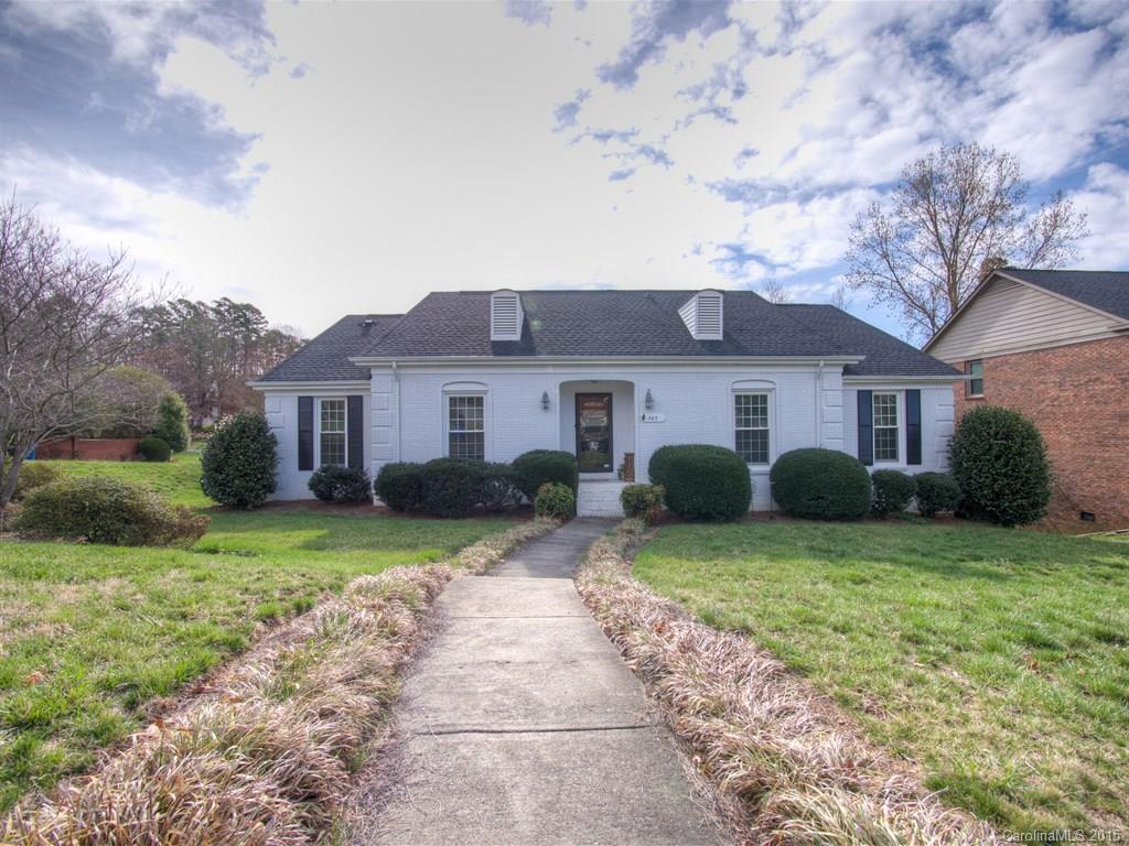 705 Walnut Point Dr., Matthews, NC 28105