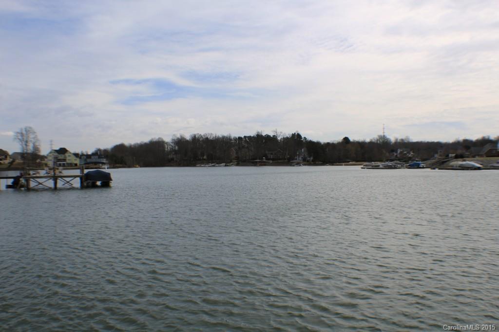 244 Lineberger Dr., Mooresville, NC 28117