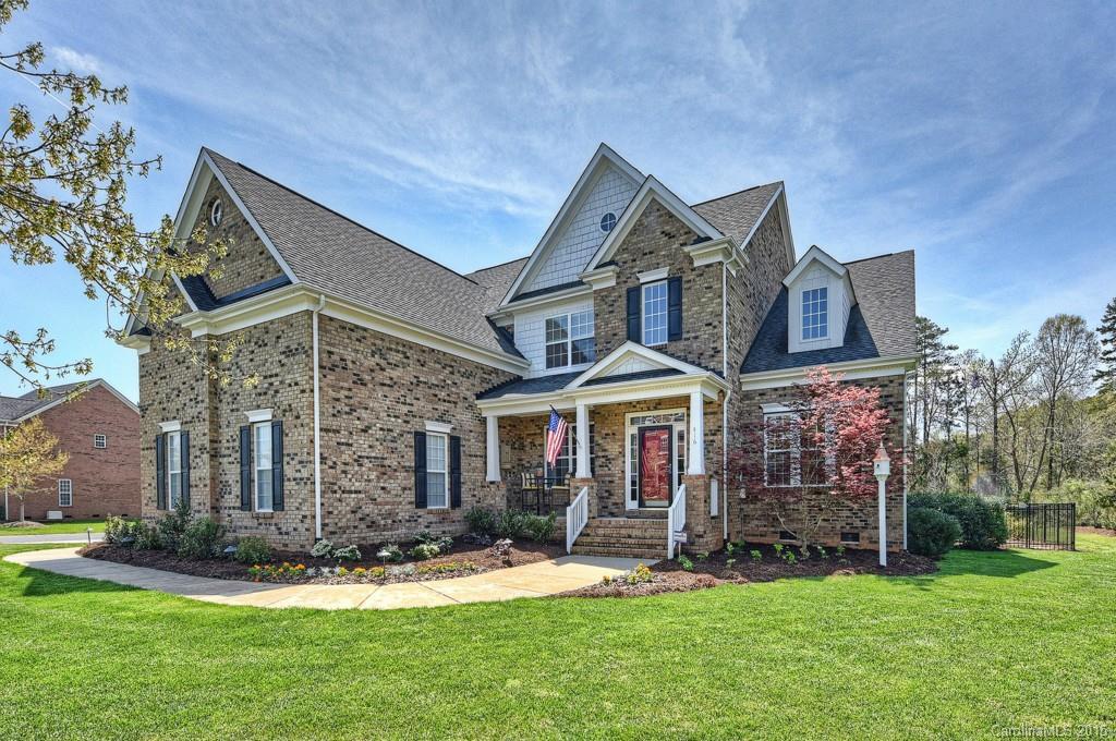 416 Castlestone Ln., Matthews, NC 28104