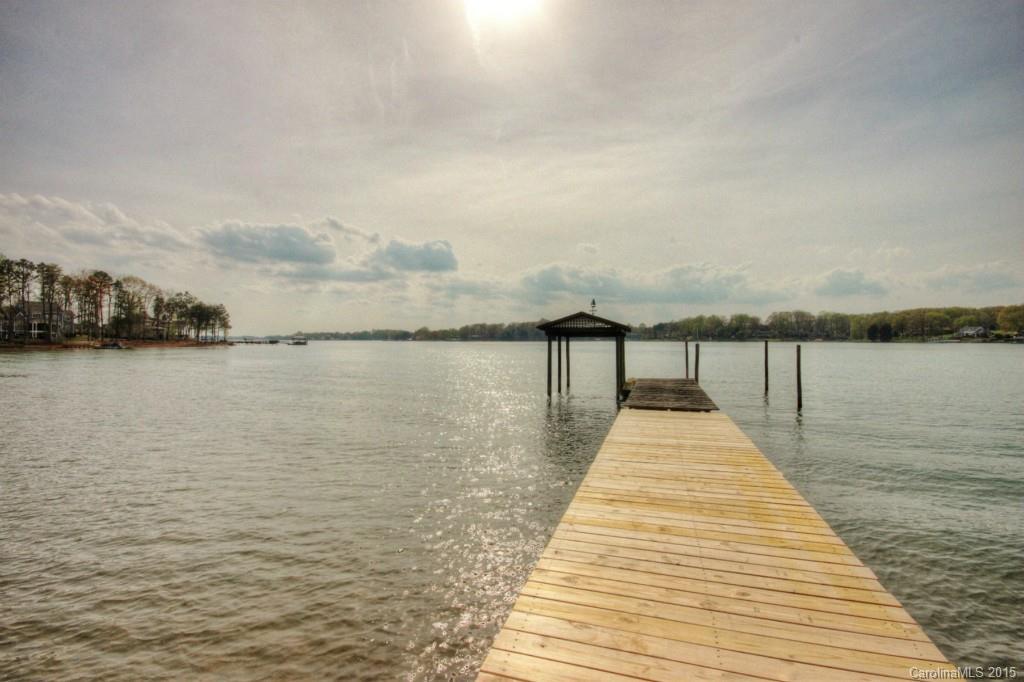 342 Ponderosa Cir., Mooresville, NC 28117