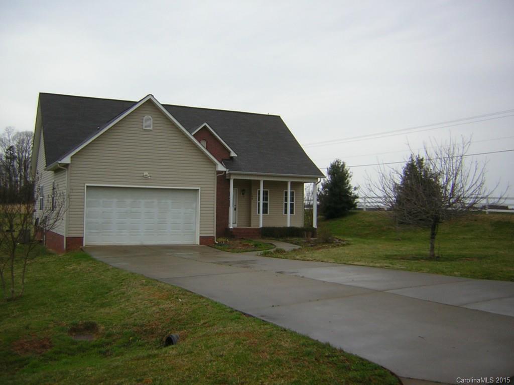 104 Windrow Ln., Statesville, NC 28625