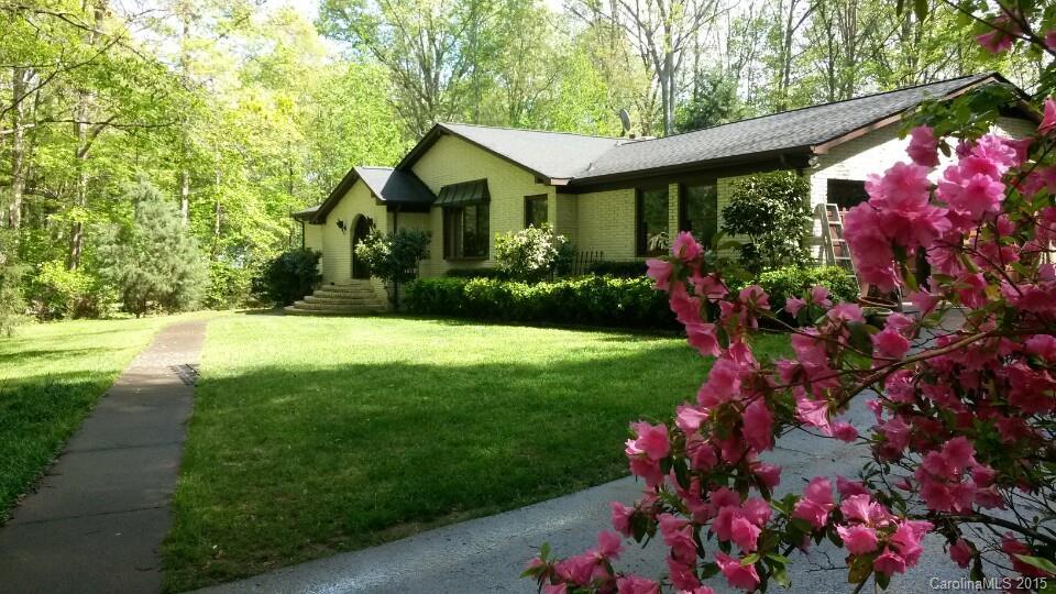 1917 Fair Forest Dr., Matthews, NC 28105