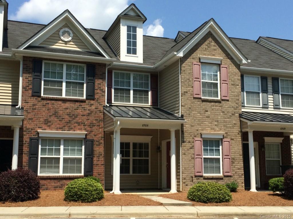 8705 Wandering Creek Way, Charlotte, NC 28227