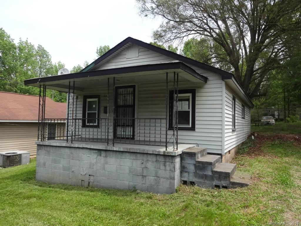 607 W Iredell Ave., Mooresville, NC 28115