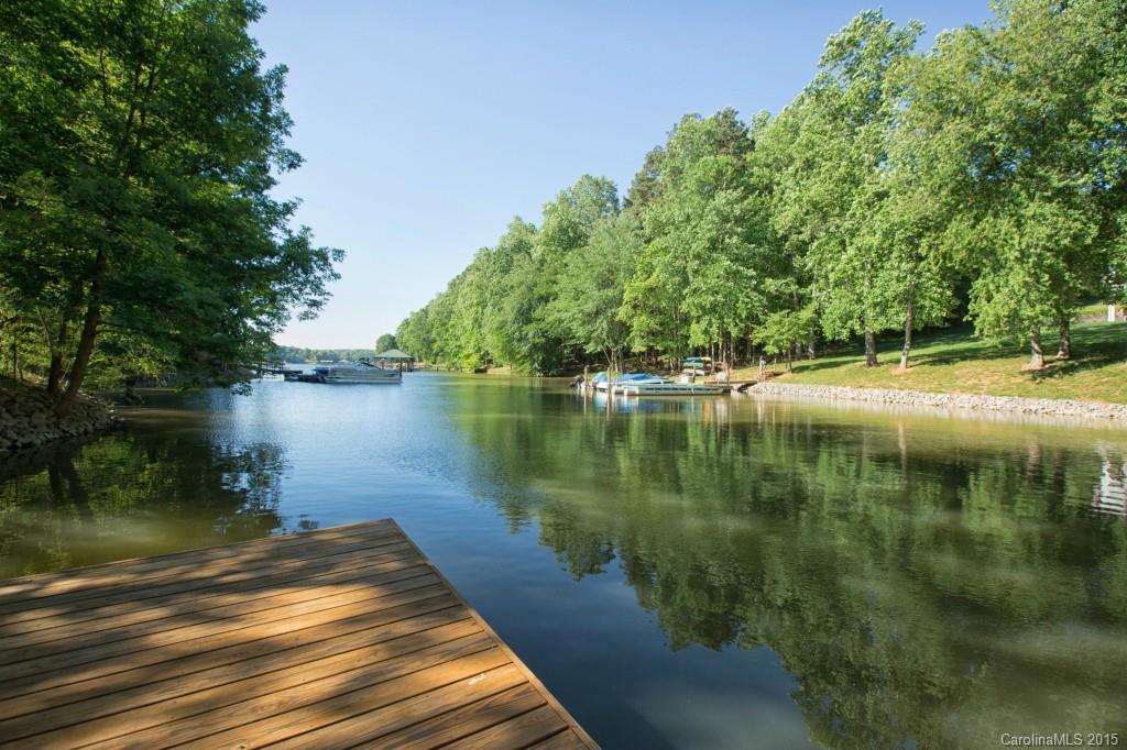 327 Kenway Loop, Mooresville, NC 28117